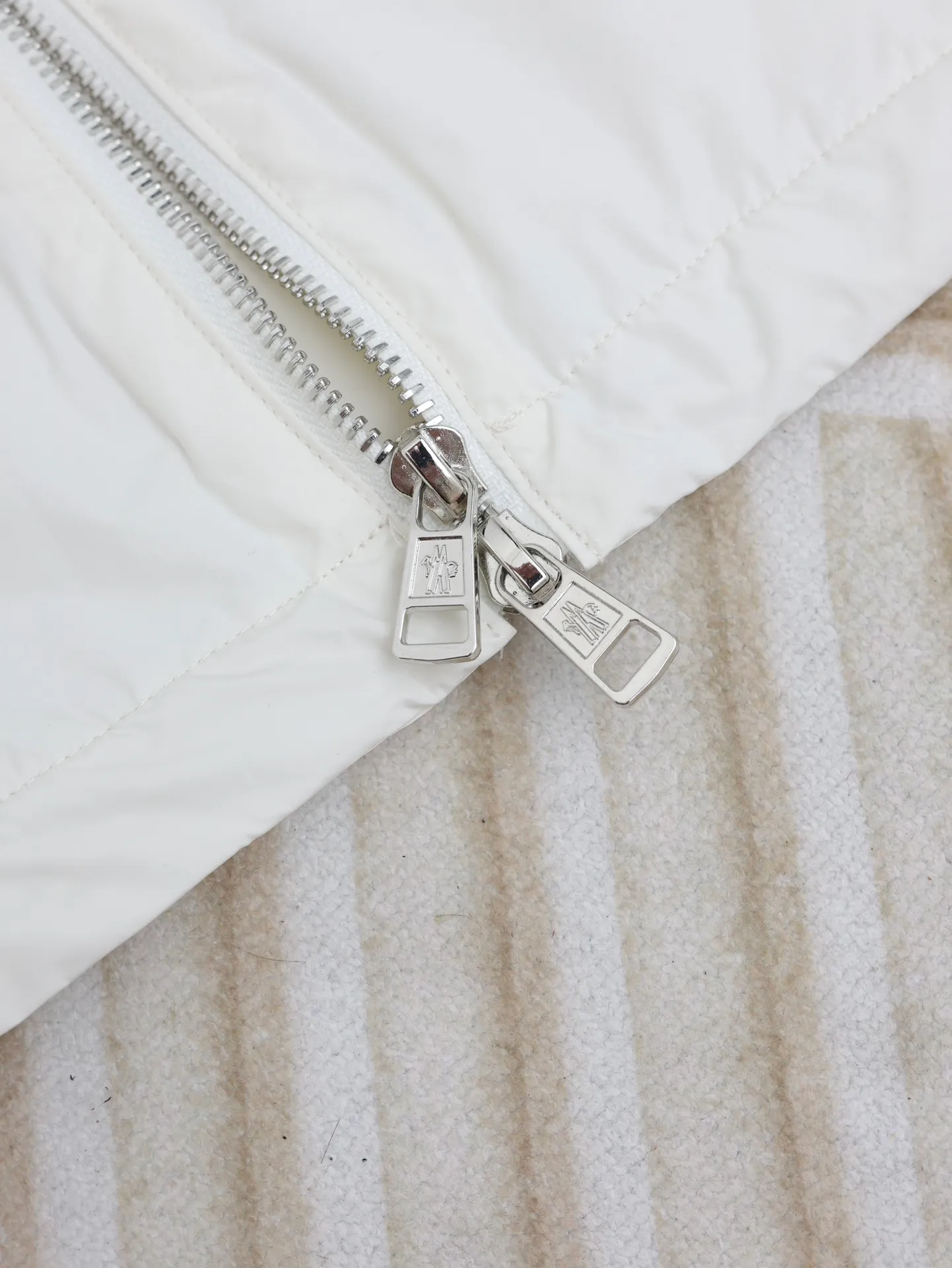 Moncle*/ 24New Arrival ，Breathable ， Premium Quality、 1:1 ， ， ， ， Moner ， 、 ， ， ， ！ Same Style， Size：1/2/3/4